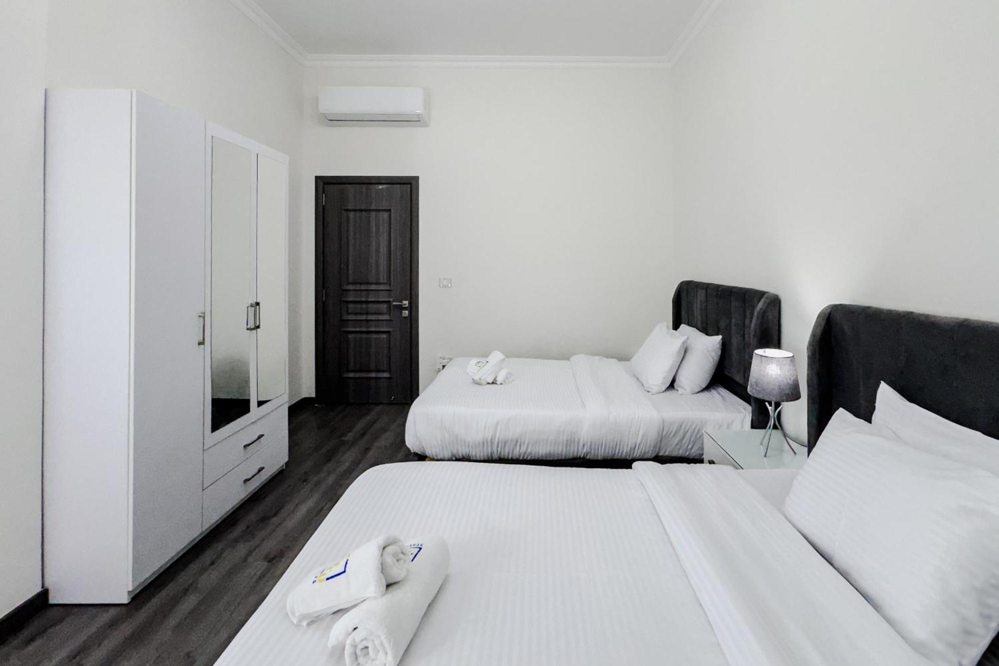 Apartment Trendy & Tidy 2bdr 5 Min To Cai Airport Cairo